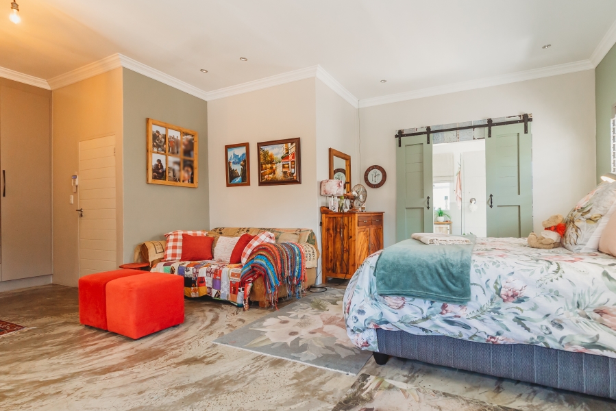 5 Bedroom Property for Sale in Heather Park Western Cape